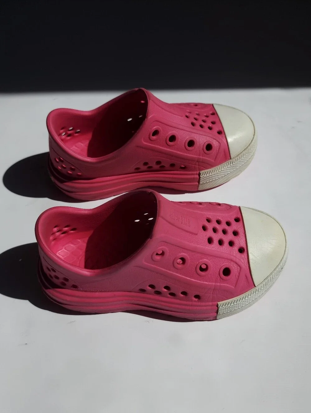Converse All Star Pink Slip-On Toddler 9 Water Shoes Lightweight Low Top Crocs